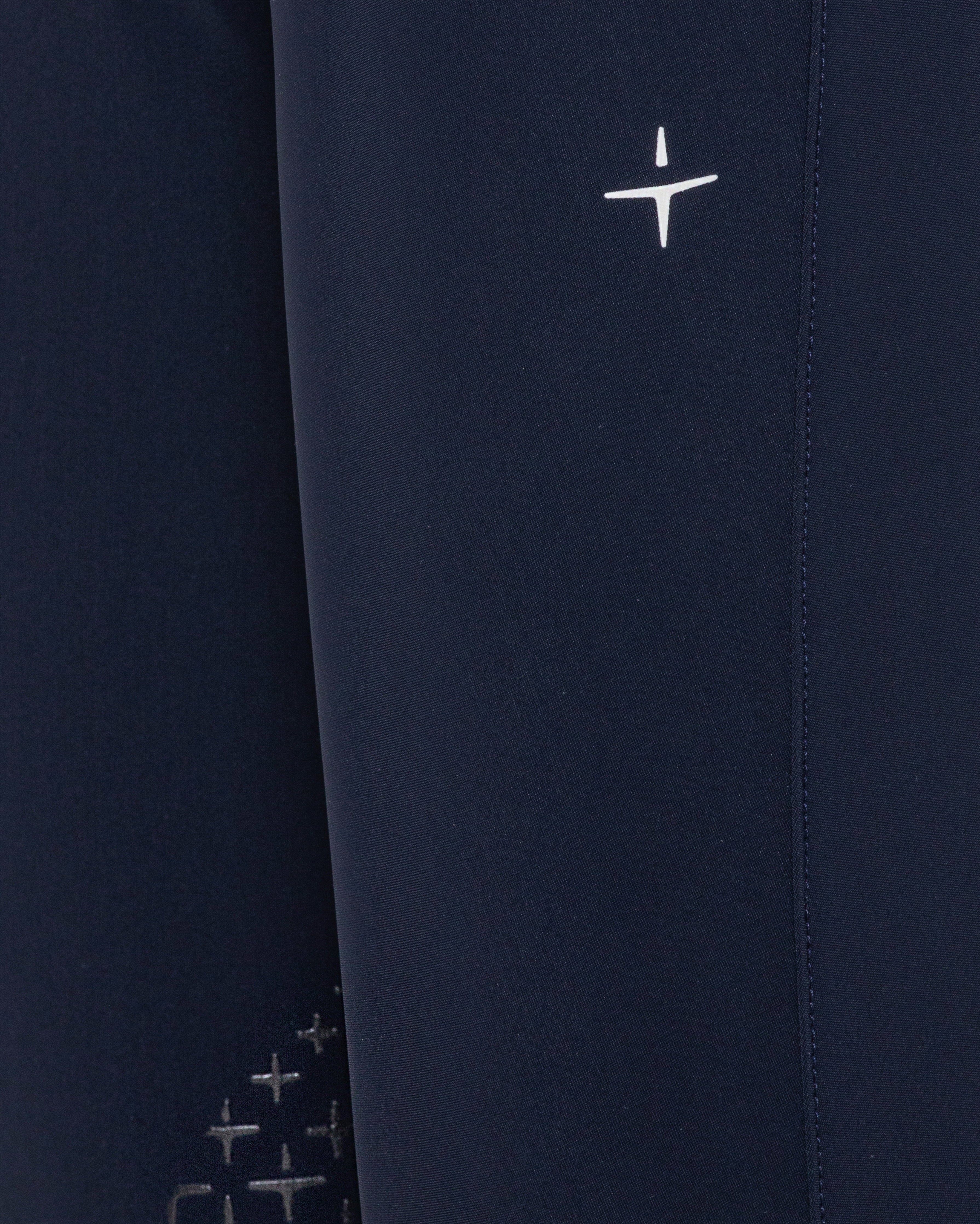 BRW19_KG_JE-NAVY_2.jpg