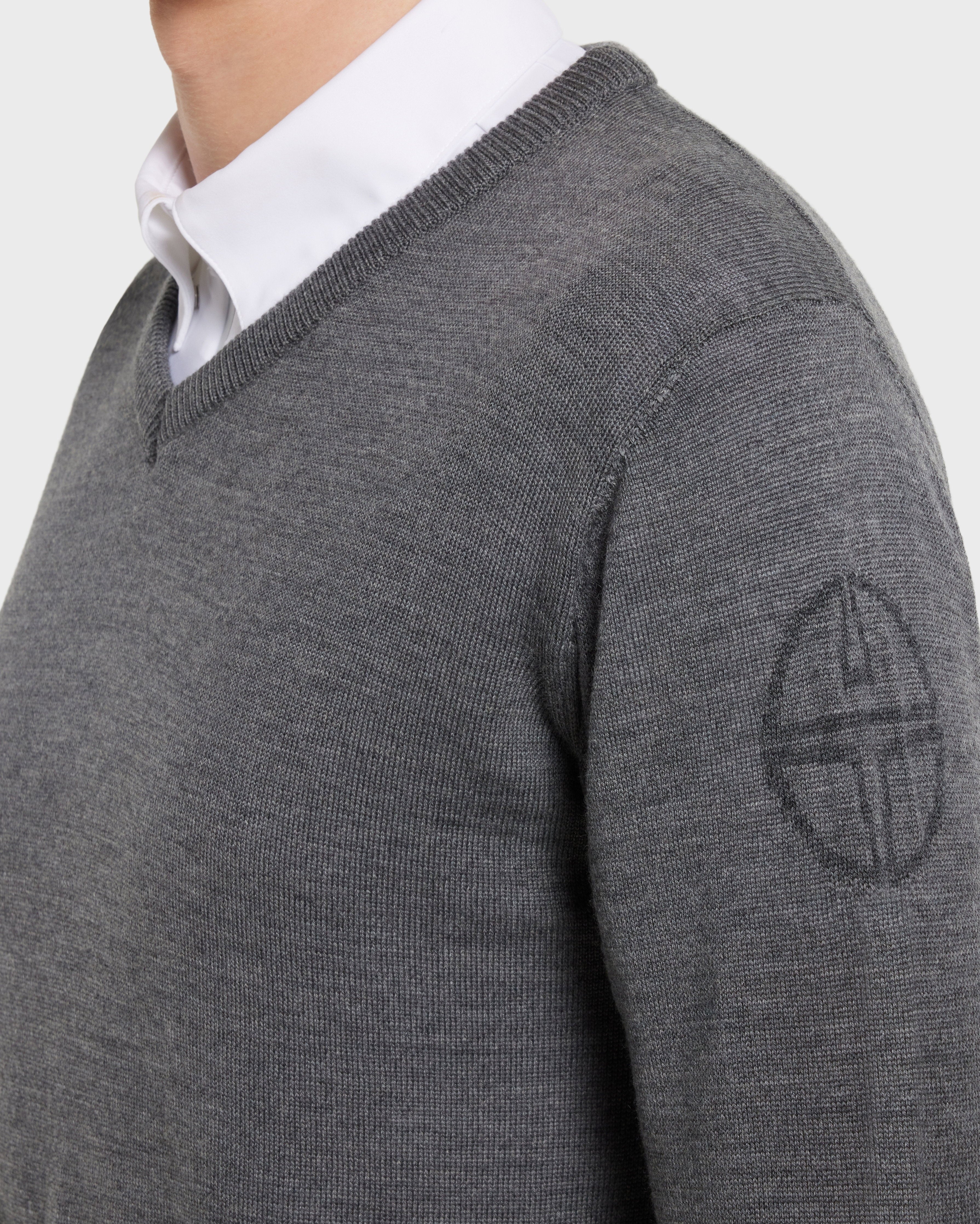WOM05_KN-GREY_8.jpg