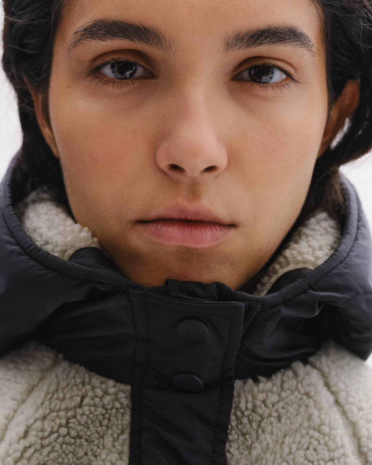 Model image - Hooded sherpa jacket Female - Terra Brown