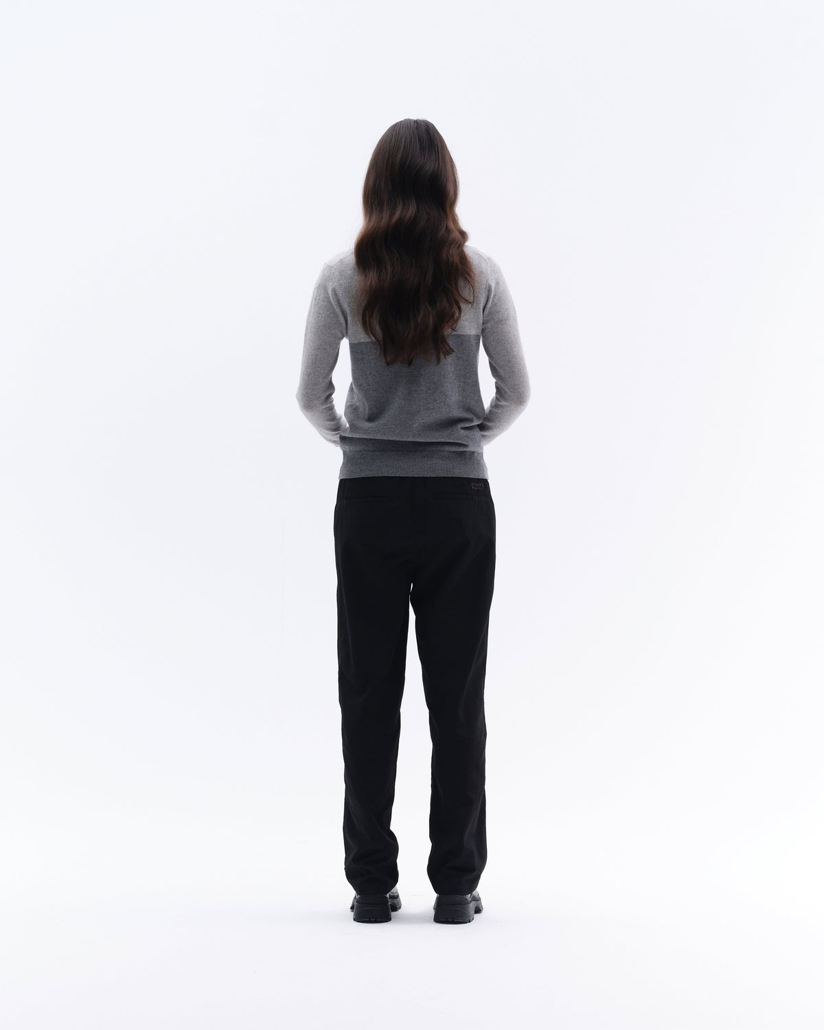 Model image - Cashmere & Wool star logo crew sweater - Rosa / Sand